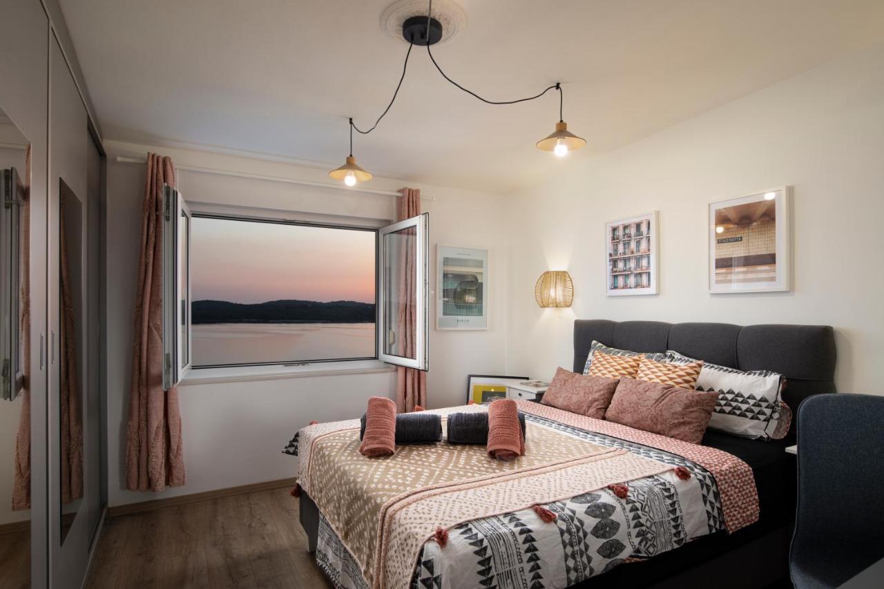 Top Floor Sunset Apartment プーラ エクステリア 写真