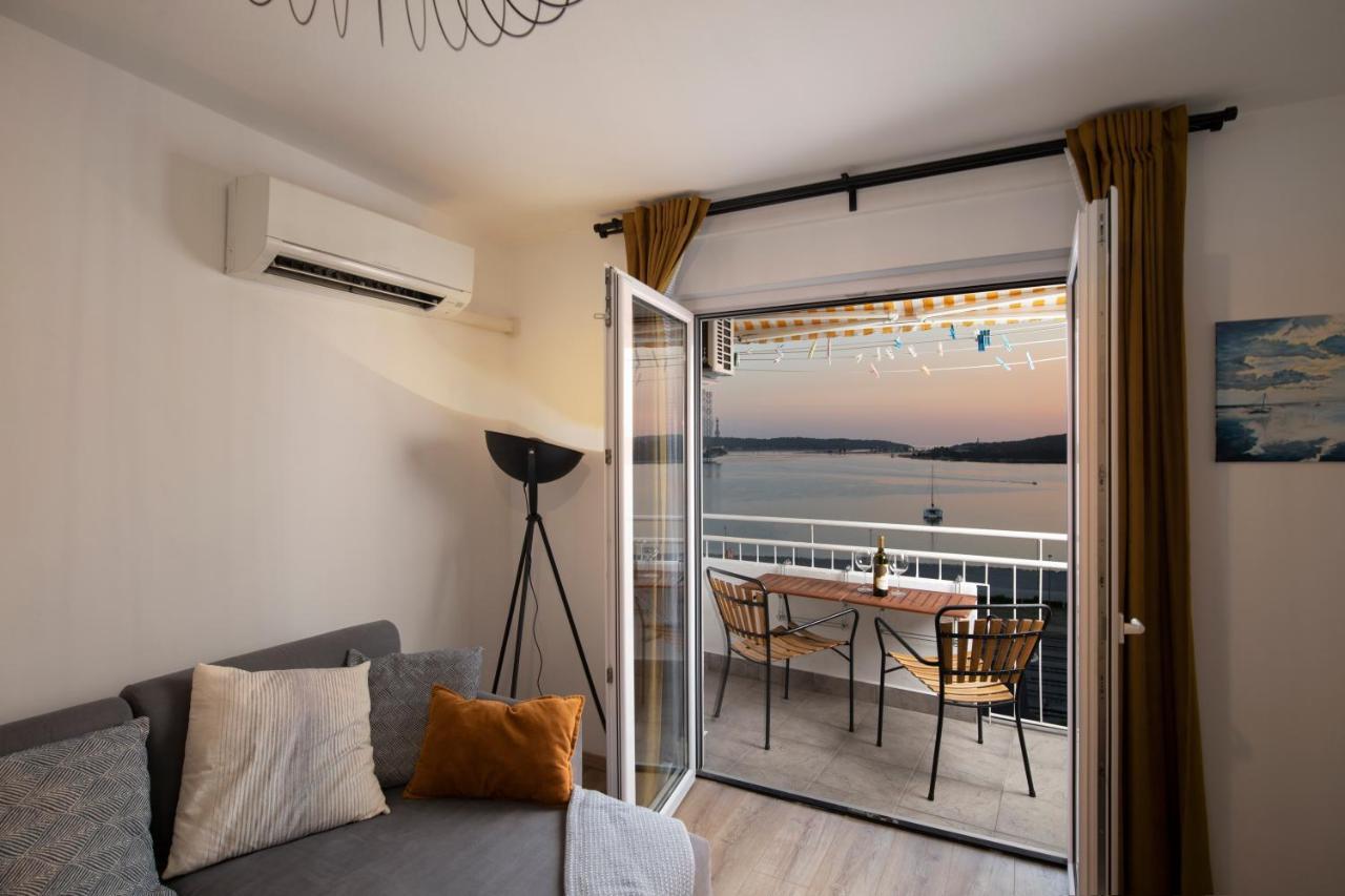 Top Floor Sunset Apartment プーラ エクステリア 写真