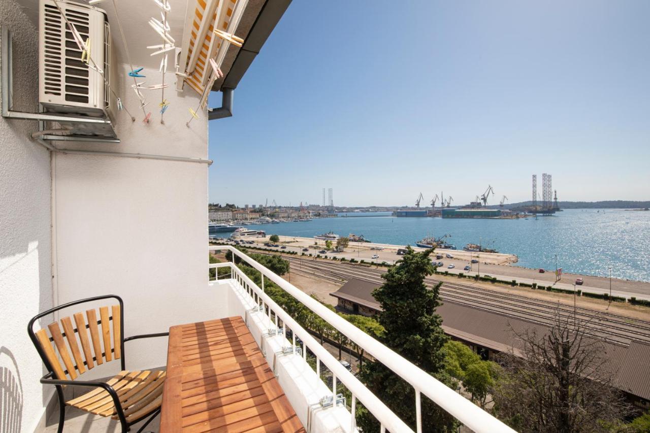 Top Floor Sunset Apartment プーラ エクステリア 写真