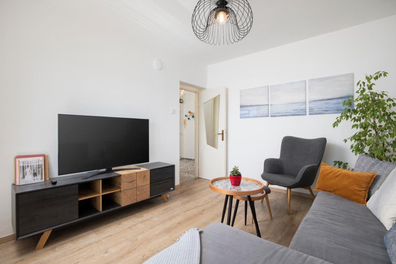 Top Floor Sunset Apartment プーラ エクステリア 写真