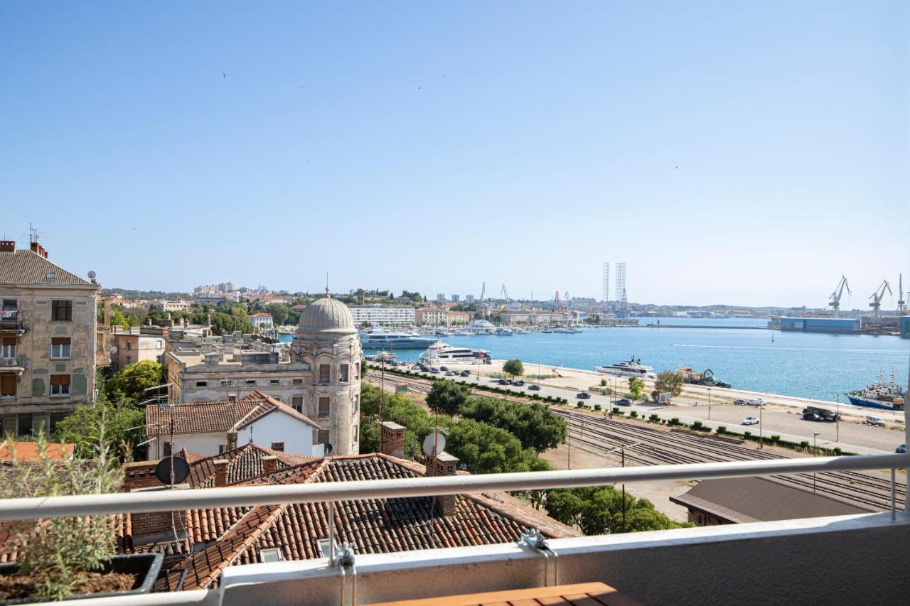 Top Floor Sunset Apartment プーラ エクステリア 写真