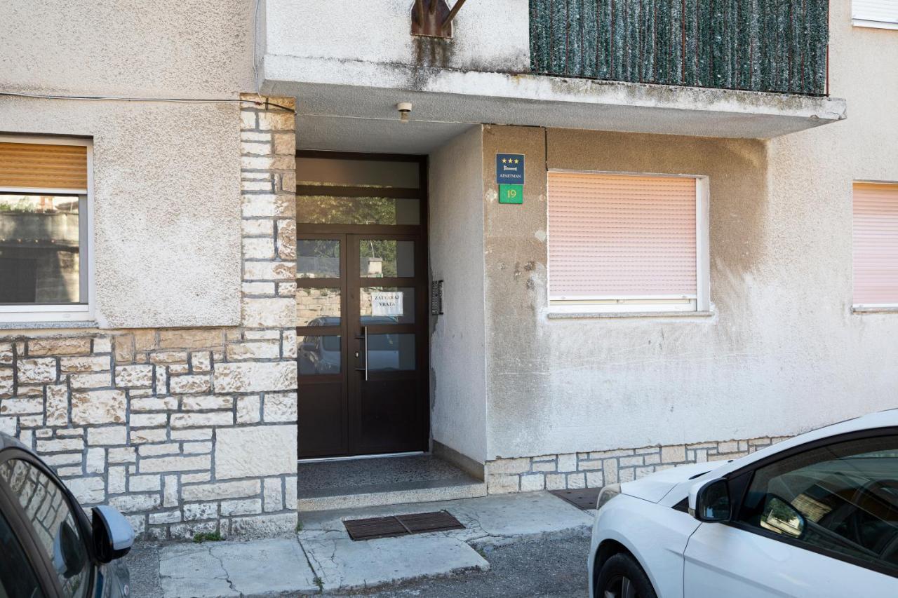 Top Floor Sunset Apartment プーラ エクステリア 写真